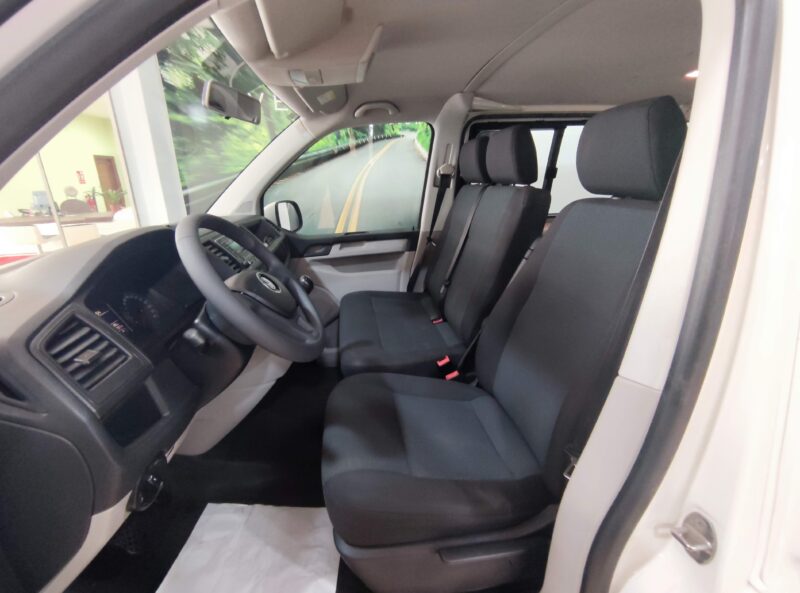 VOLKSWAGEN TRANSPORTER KOMBI