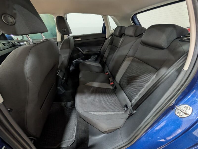 VOLKSWAGEN POLO ADVANCE