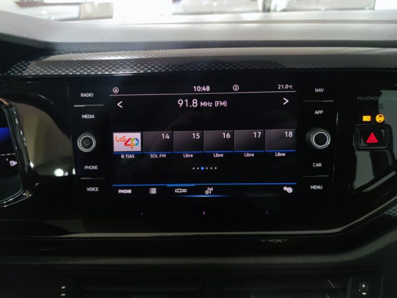 VOLKSWAGEN POLO ADVANCE