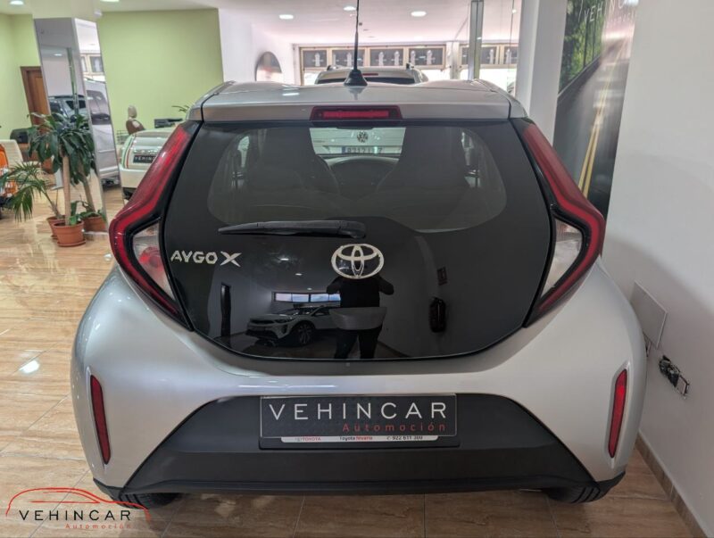 TOYOTA AYGO X 1.0 xplay 5p.