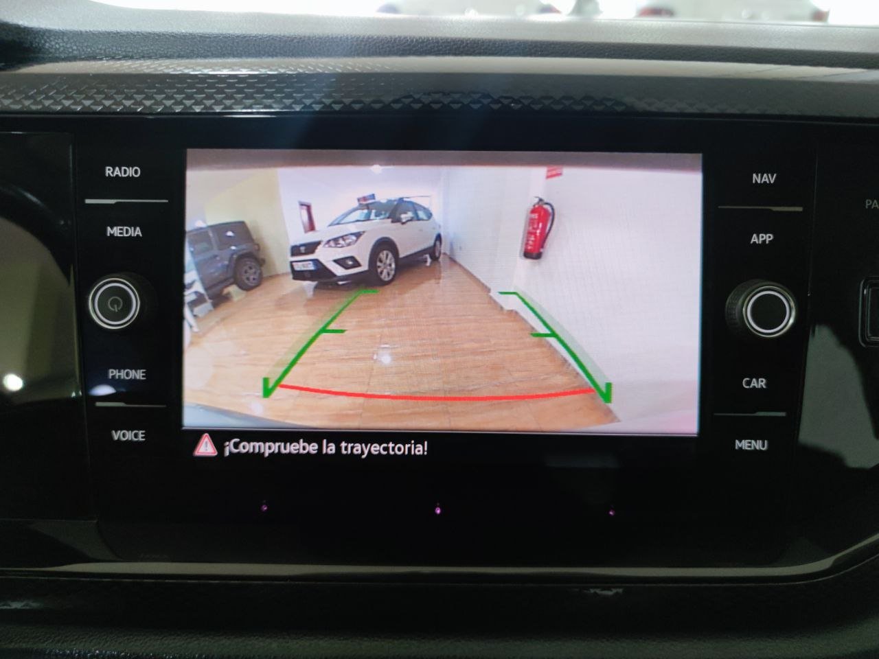 VOLKSWAGEN POLO ADVANCE