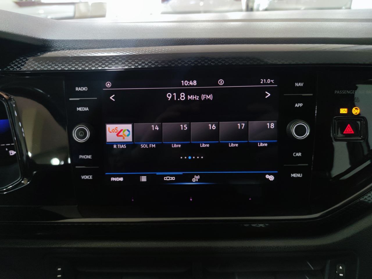 VOLKSWAGEN POLO ADVANCE