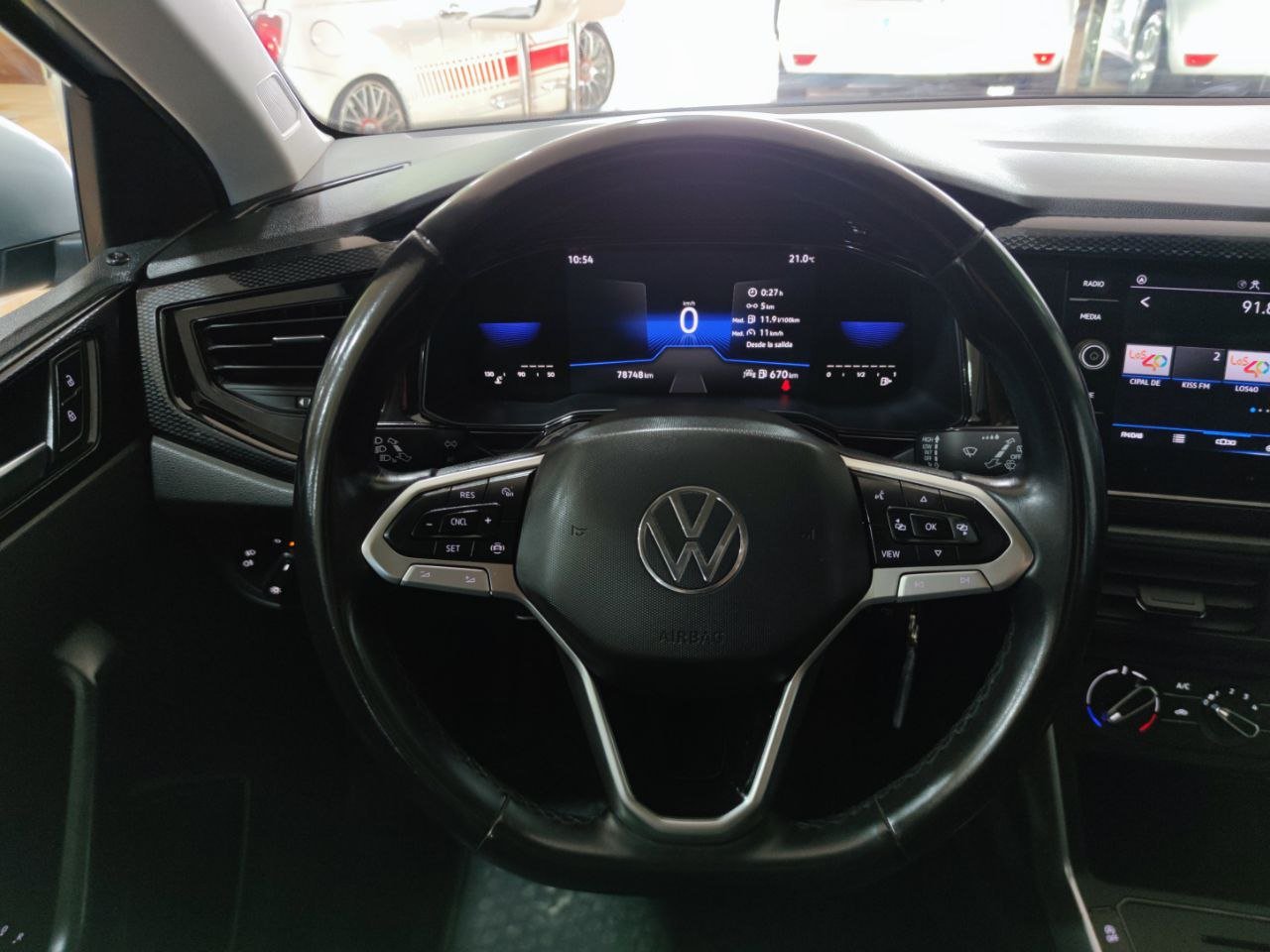 VOLKSWAGEN POLO ADVANCE