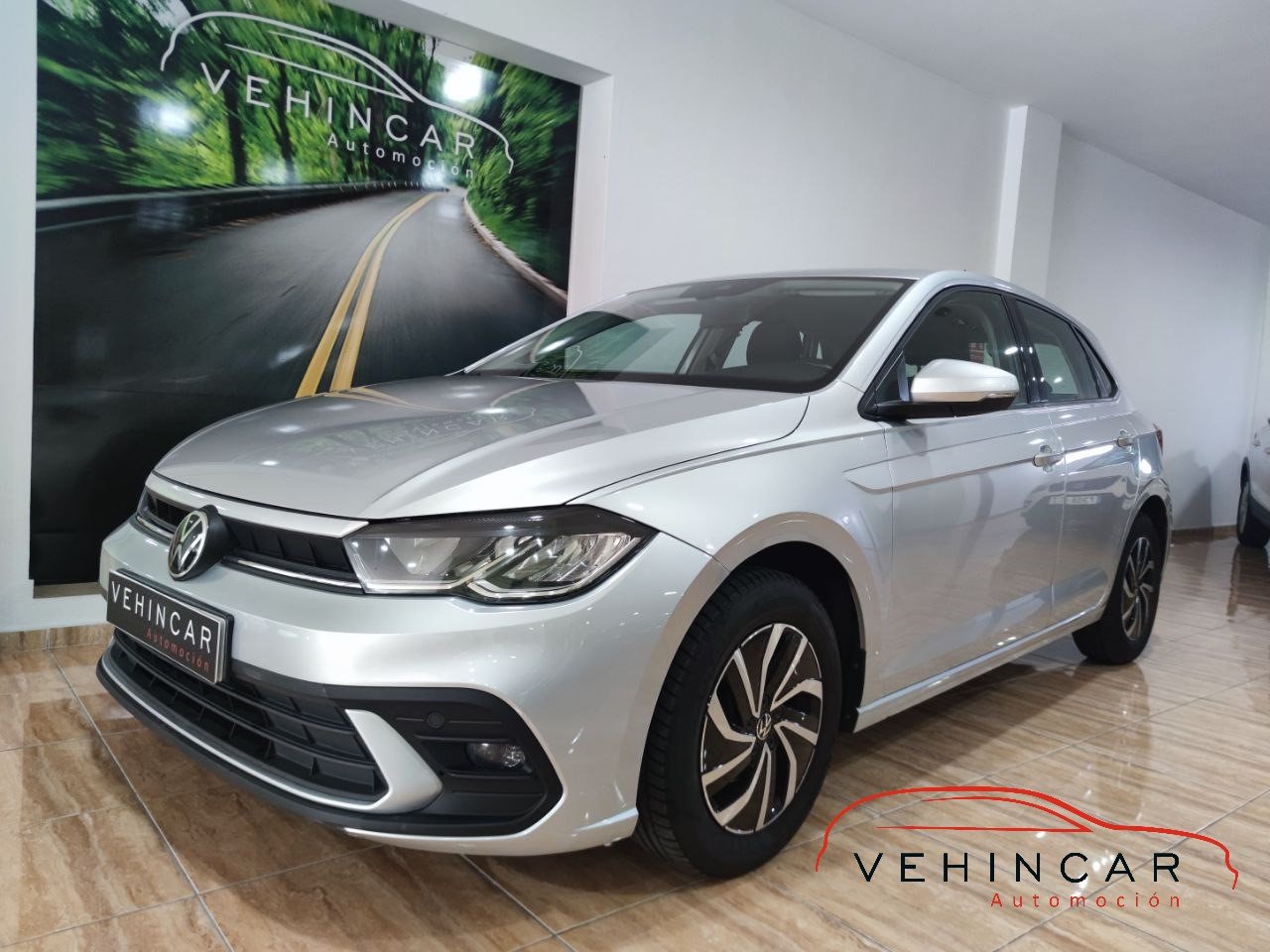 VOLKSWAGEN POLO ADVANCE