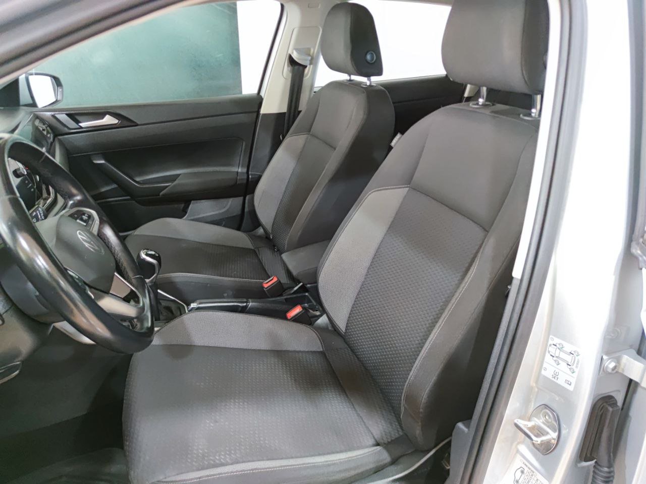 VOLKSWAGEN POLO ADVANCE