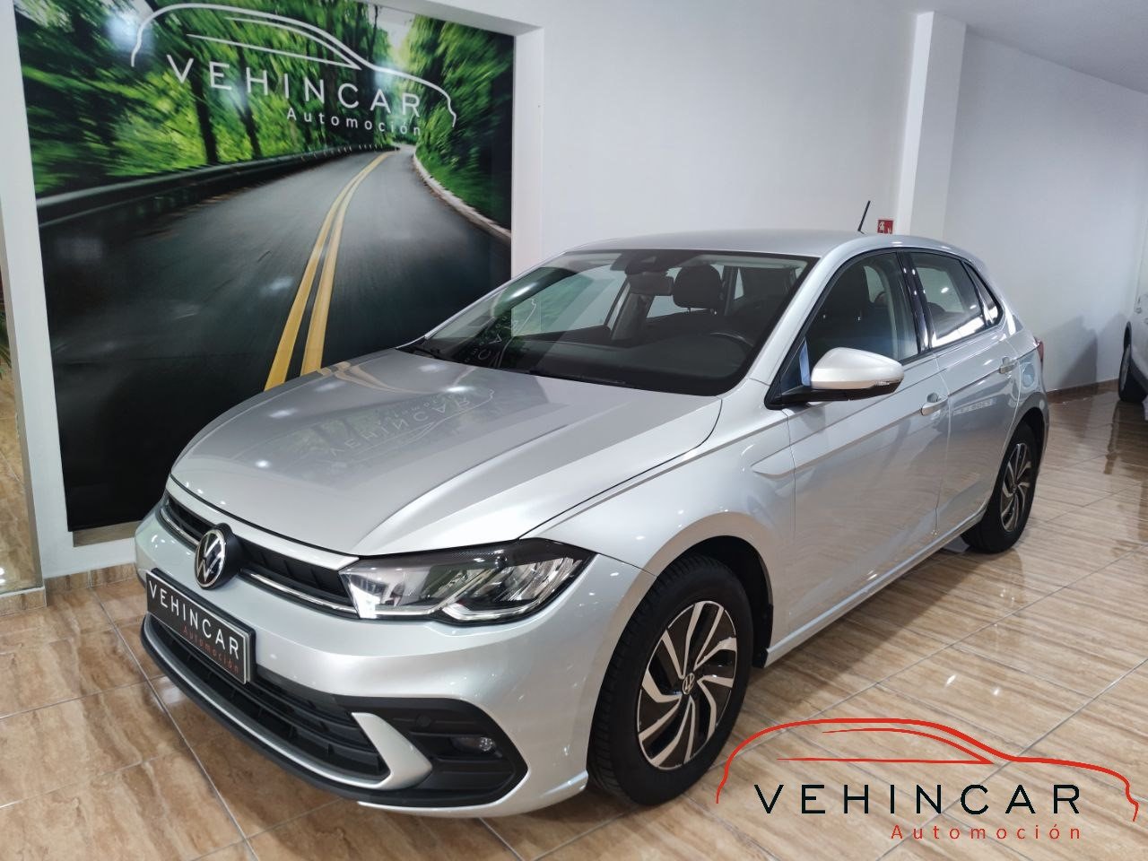 VOLKSWAGEN POLO ADVANCE