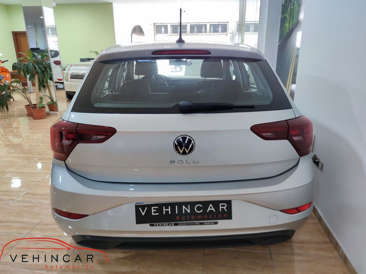 VOLKSWAGEN POLO ADVANCE