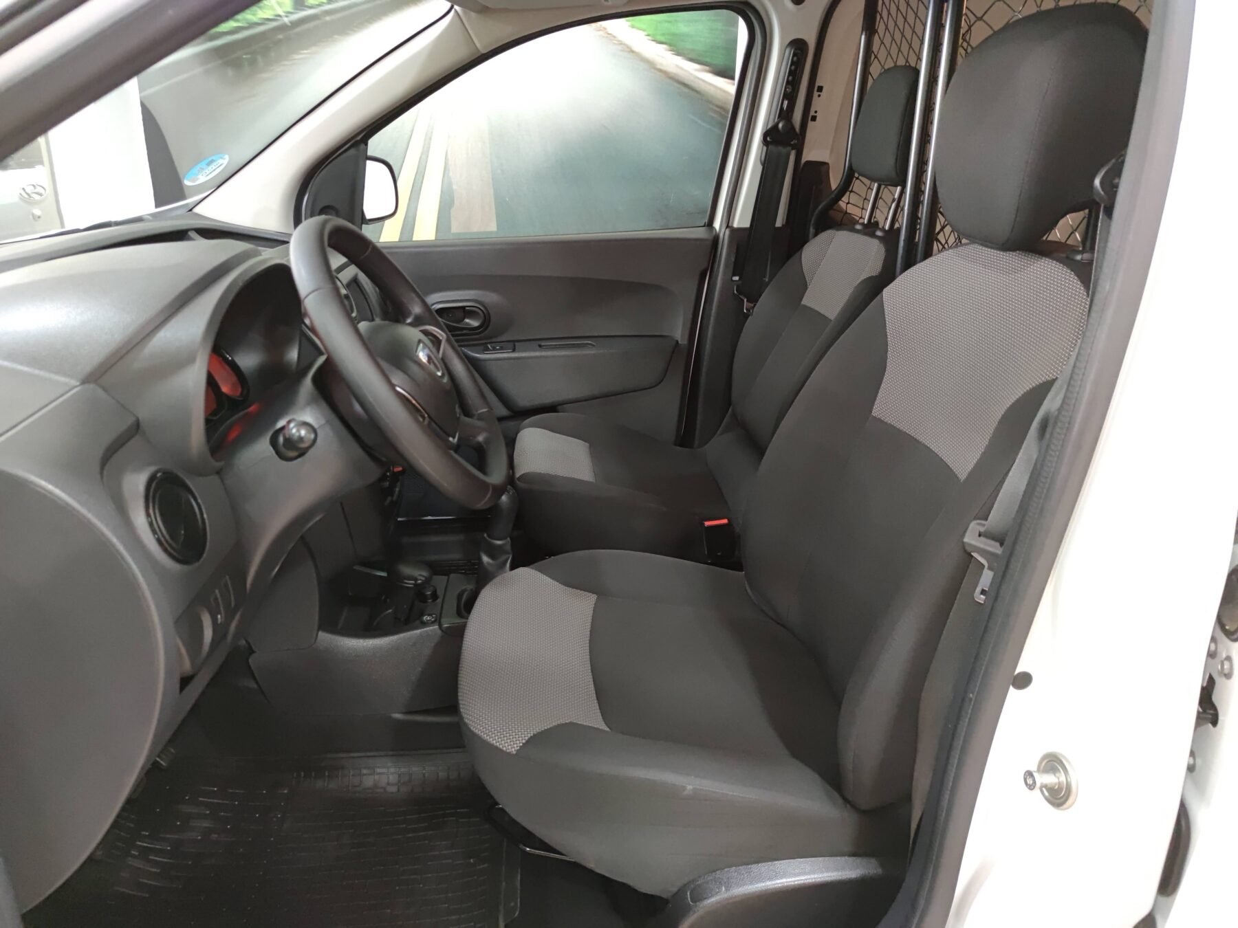 DACIA DOKKER Essential 