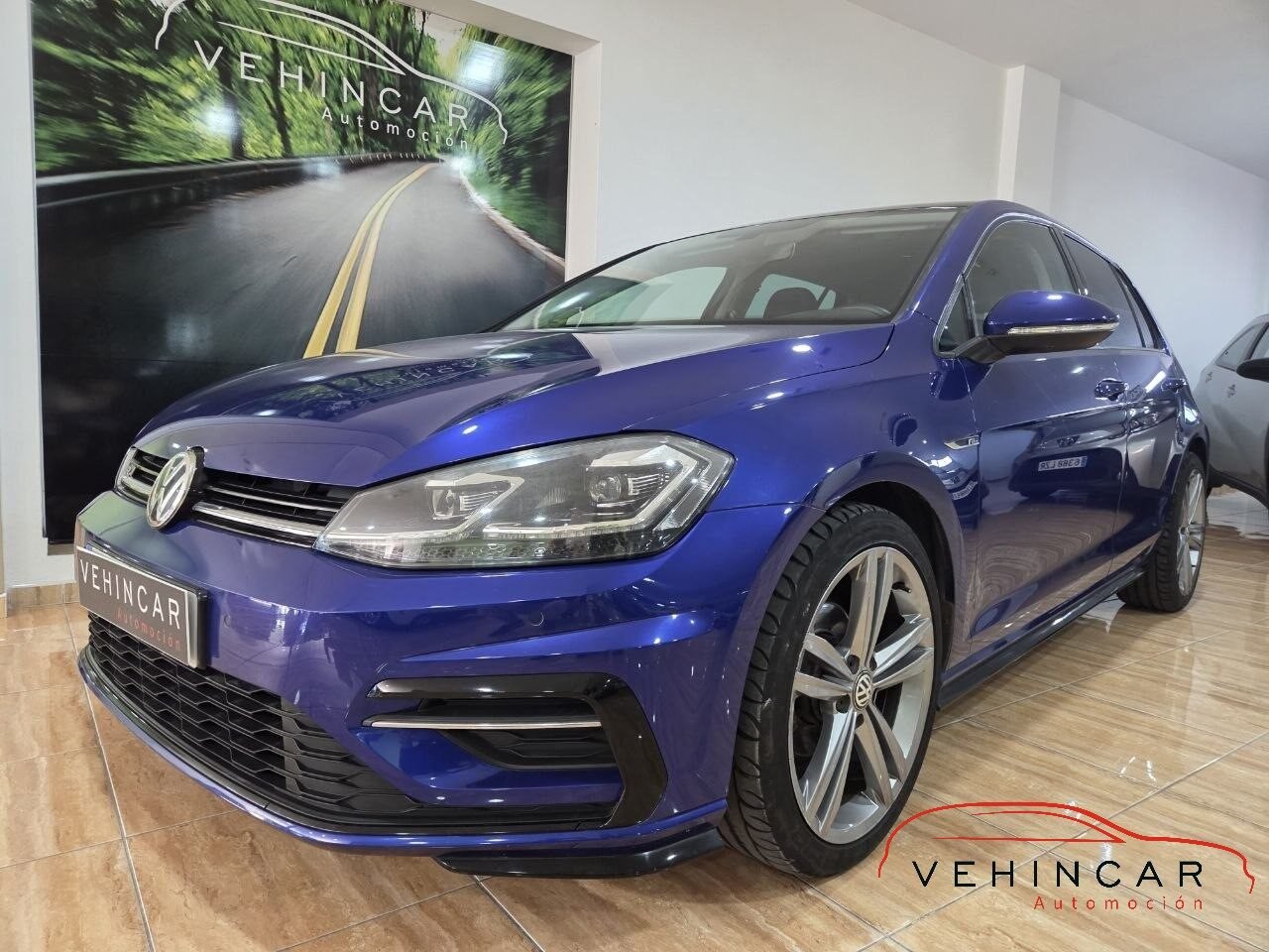 VOLKSWAGEN GOLF RLine