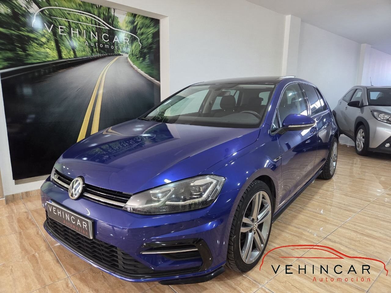 VOLKSWAGEN GOLF RLine