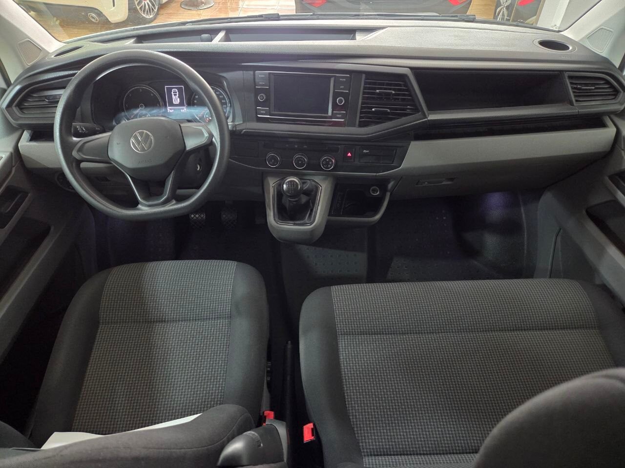 VOLKSWAGEN TRANSPORTER