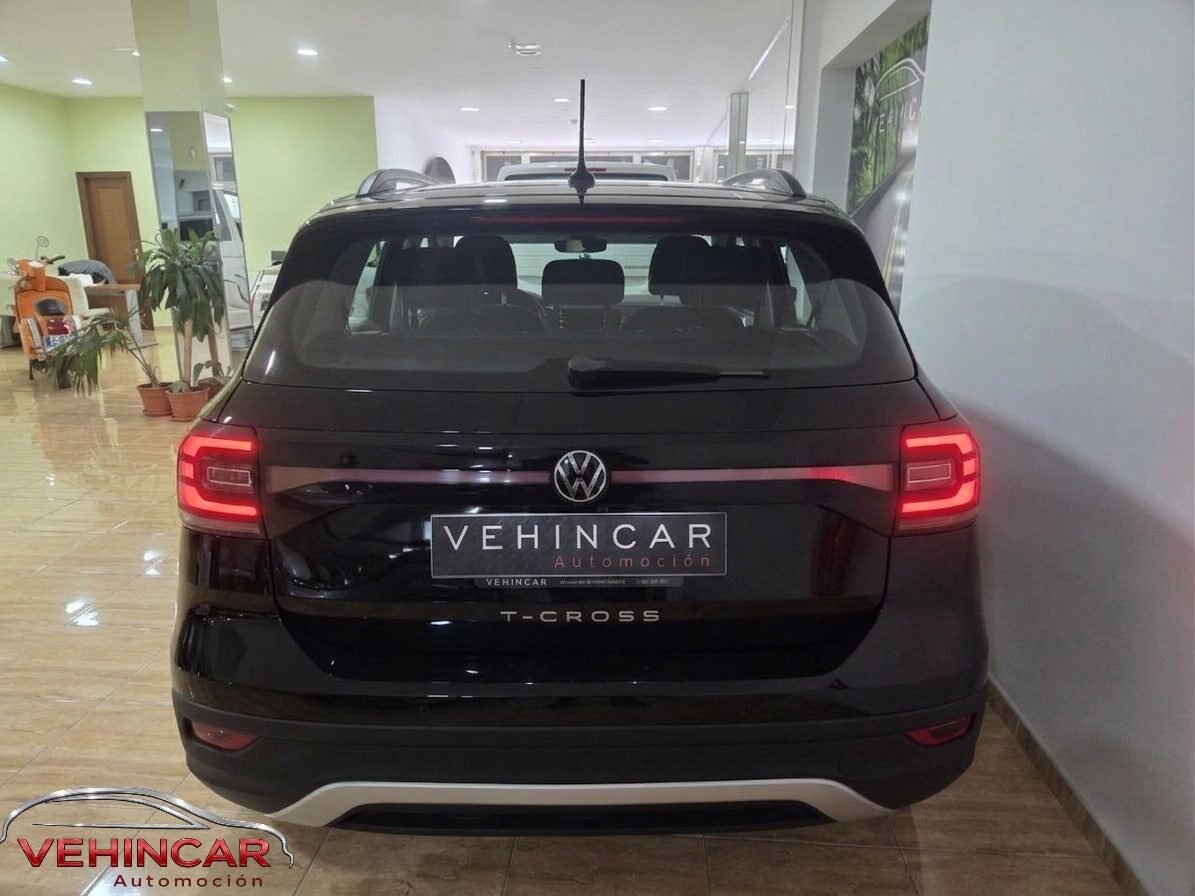 VOLKSWAGEN T-CROS